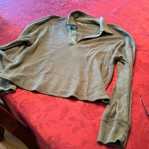 Waffle long sleeve v collar